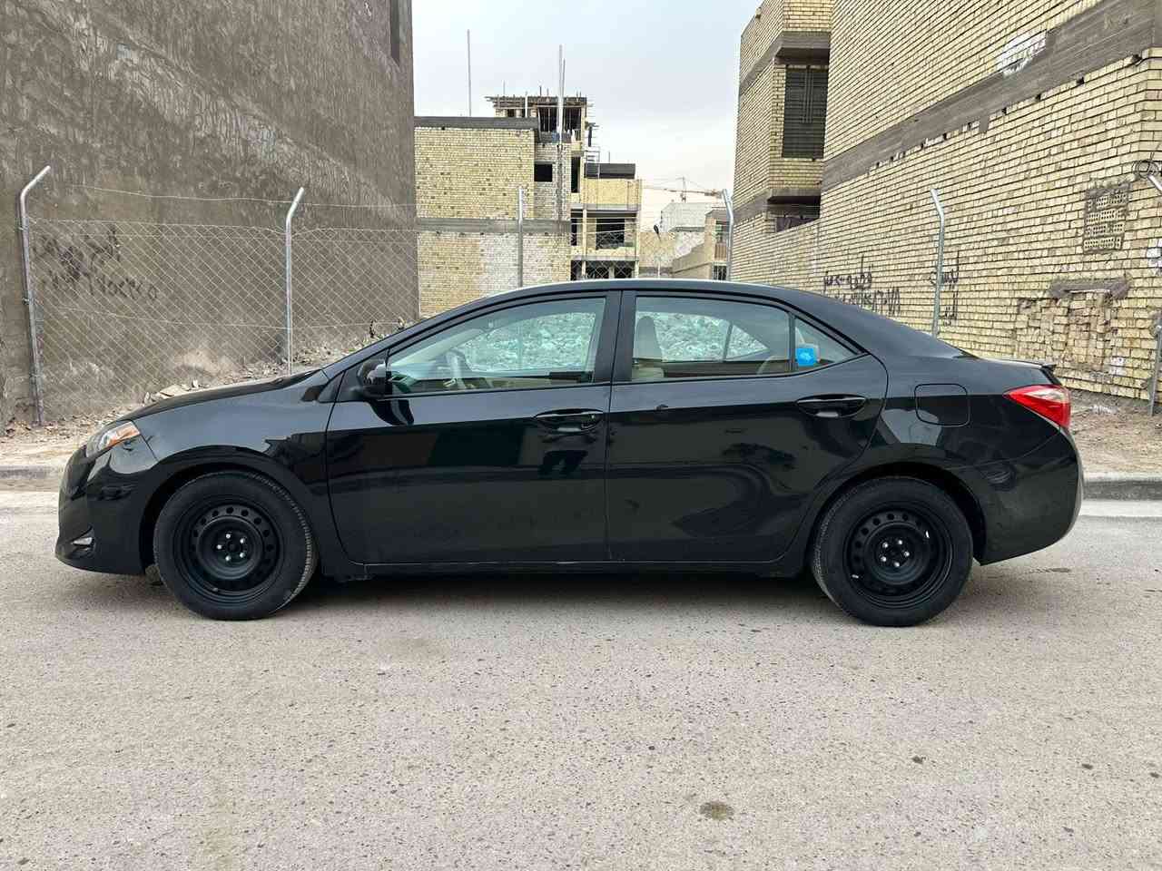 السلام وعليكم كورله 2017 سياره جديده وجاهزه من اي نقص مكفوله من الصبغ جاملغ امامي مبدل نفس اللون صور السونار داخل المنشور  مكانهه بغداد السعر 122 $

***********
