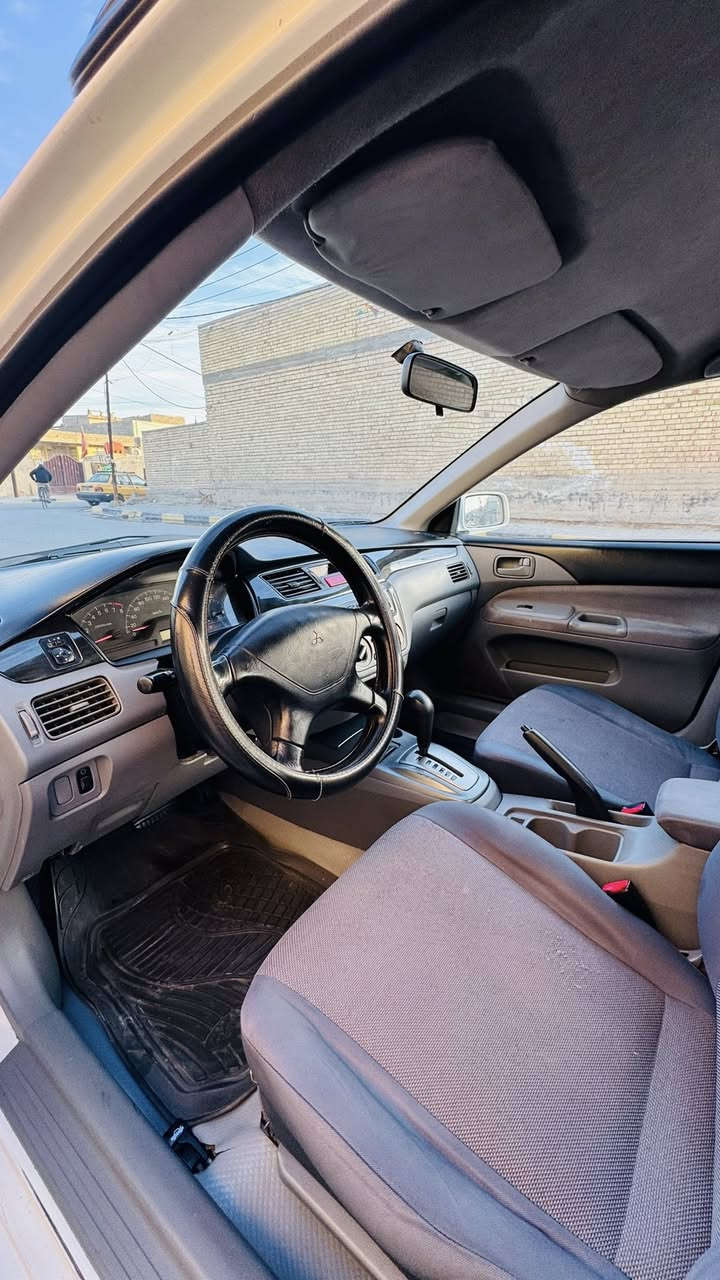 السلام عليكم لانسر للبيع موديل ٢٠٠٩ أو مراوس بكورلا ١٧،١٨،١٩،٢٠  السيارة نظيفة وبلادية مال شركة ماشية ٢٠٠  كير محرك كشر مكفول بيه بس بطارف البنيد رصعة ومصبوغة حك شبر  والباب الخلفية الورة الصدر بيه زرف ومكحل السيارة جاهزة من كلشي السعر ٩٦ بيهه مجال قليل. الرقم ***********
