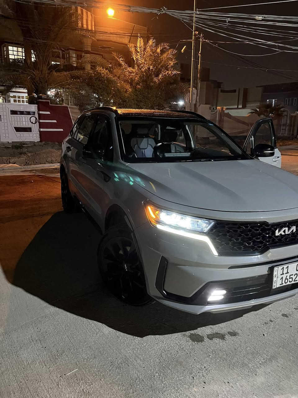 السلام عليكم 
سورنتو 2023 وارد أمريكي 
حادثها قطعتين بدون دواخل والحادث و السونار مرفق 
ماشية 87 ألف 
رقماها بغداد 
السيارة جاهزة مابيها كل نقص إدامة كاملة 
مواصفاتها فول EX برستيج VIP
بنروما 
رادار امامي او خلفي 
قيادة ذاتية 
تحديد مسار 
تشغيل عن بعد 
هند ايريك دكمة 
أربع وضعيات قيادة
فور ويل 
حساسات 
توقف ذاتي 
تدفأة بالكشنات
تحديد سرعة 
السيارة بيها هواي مواصفات (معروفة EX فول مواصفات)
 مكانها ديالى ناحية كنعان 
للاستفسار ***********
سعرها 255 وبيها مجال للشراي
