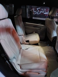 جيب لمتد موديل ٢٠٢٥  شهداء ٧ راكب منفصل فول مواصفات عدا الفتحه حادثها ...