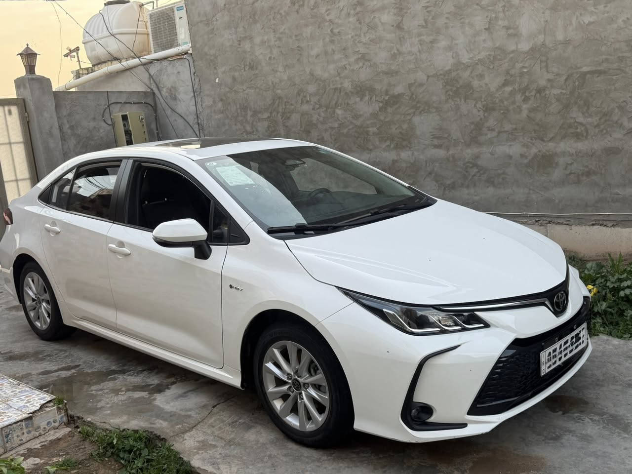 للبيع 🚗🔥

تويوتا كورولا 2025 هايبرد  

🔹 الممشى: 11 ألف كم فقط  
🔹 الحالة: سيارة نظيفة جداً، استخدام خفيف  

المواصفات:  
✔️ محرك هايبرد اقتصادي جداً بالوقود  
✔️ شاشة وسطية حديثة + نظام ملاحة  
✔️ كاميرا خلفية + حساسات  
✔️ تشغيل بصمة (Start/Stop)  
✔️ نظام تثبيت سرعة (كروز)  
✔️ تحكم بالمقود (ستيرن)  
✔️ مكيف ممتاز تبريد قوي  
✔️ جنوط + إضاءة LED  
✔️ قير أوتوماتيك ناعم جداً  
✔️ فتحة سقف بانوراما 🌞  

السيارة ما تحتاج أي صرف، جاهزة للاستخدام  

📍 الموقع: بغداد  
📞 الرقم: ***********  

💰 السعر: 154 ورقة (قابل للتفاوض
