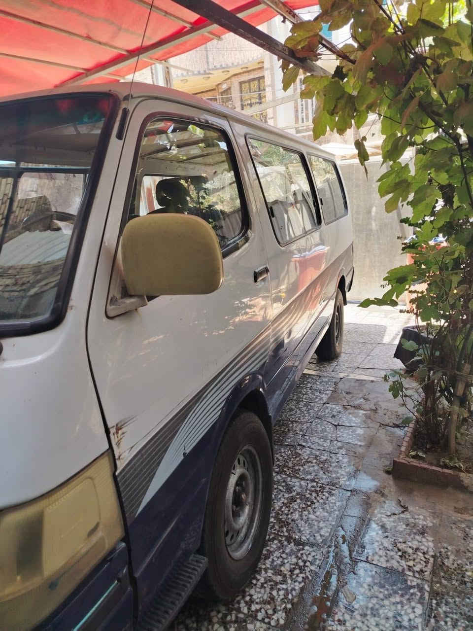 سلام عليكم جنبي 2015 كير محرك ونجي اوتوماتيك 6سلندر السيارة باسمي رقم بغداد 
السعر67 وبها مجال رقم الهاتف ***********
