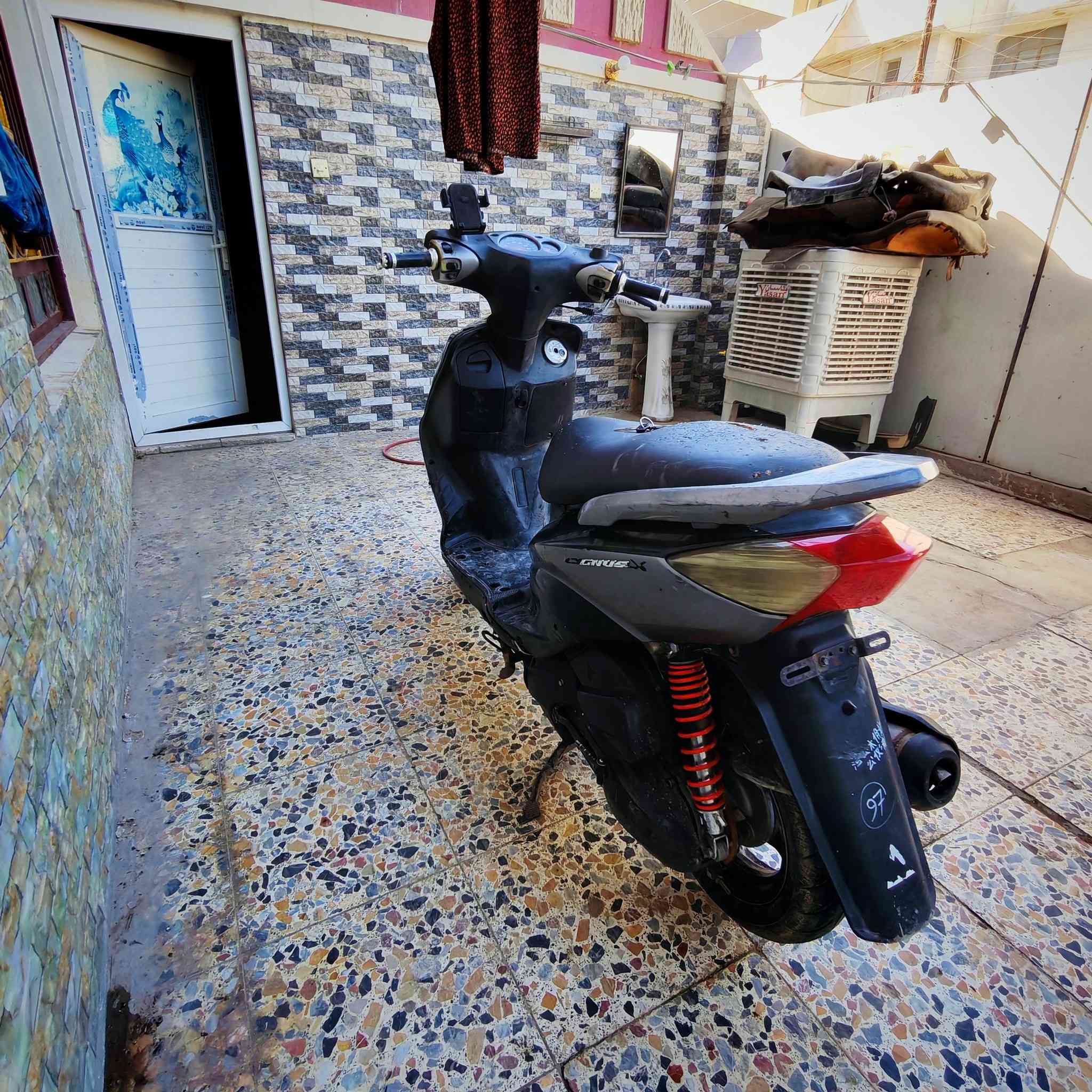 سلام عليكم درجة سكنس نثيه كوري كابريتر دراجه كامله مكمله مكينه خرسه شلعه ومعدل كلها شغاله دراجه نضيفه كلها مختمه السعر450 ومراوس بسكنس فحل  المكان زعفرانيه الاستفسار اتصال*********** و واتساب
