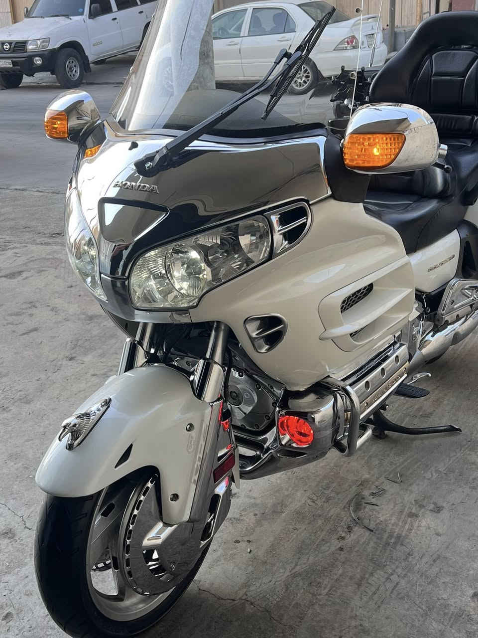 سلام و عليكم 

دراجه گۆلدن ١٨٠٠cc / ٢٠٠٥.    للبيع 
 رقم موصل تحويل ثاني يوم
مابيهه حادث 
ماشيه ١١٩
ياباني 
دراجه ما بيهه اي نواقص 
صماعات جبيره 
كامل نيكل 
محرك نيكل 
تايه ره ت جدد
مكان سليمانيه
***********
