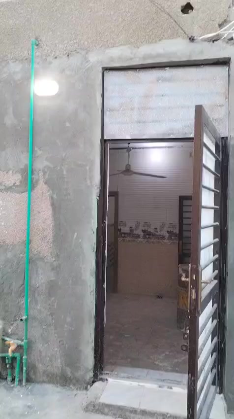 السلام عليكم اجار ٢٥٠ الف مولد مجاني 
٢ بيوت واحد بصف الثاني  خط مولد مجاني البيوت نضيفة وجاهزات لليجار ٥٠م و٦٠م طابق واحد كربلاء البوبيات ٢٥٠الف قفل للستفسار واتساب او اتصال ***********#
