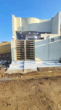 دار ١٠٠م حي الغدير خلف شارع ٢٠ كامل خدمات بناء حديث شغل راقي جاهز للسك...