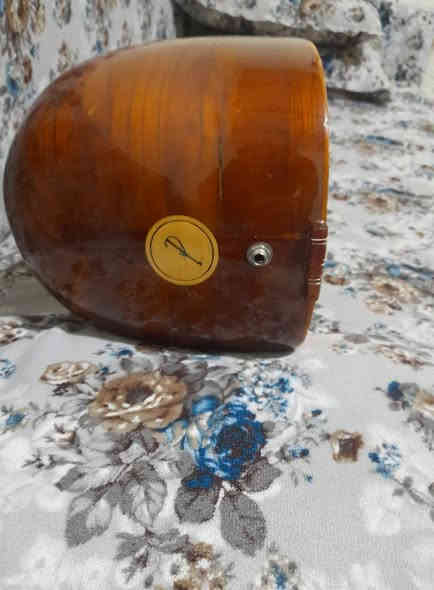 طنبور للبيع السعر 150الف ساز الرقم هاتف  ***********
