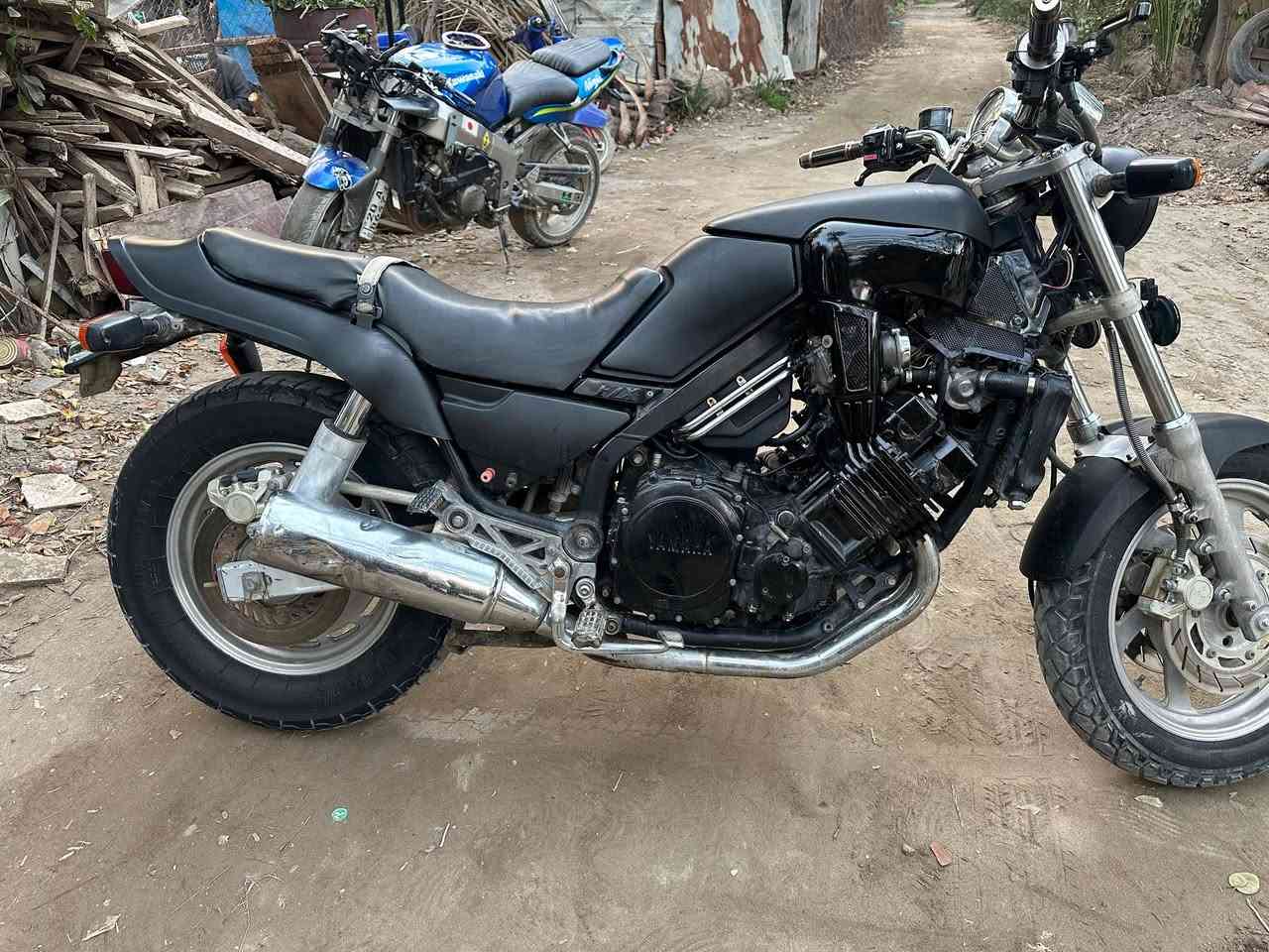 السلام عليكم دراجه ياماها FZX750 دراجه كلاسيك محرك اربعه سلندر 20 ولف كلچ هايدروليك تبريد مي عندك كيج حماوه وكلوب بانزين شلعة تخبل معدل شكاكي تمشي بيها متسمع بس صوت الونين يراد لها ترتيب الي تفيده خل يدخل خاص وبخدمه الجميع السعر 10 ورقات وبيها مجال مكان بغداد كريعات


**إذا كنت صاحب هذا الإعلان وتريد حذفه لأي سبب، رجاءا أرسل رسالة إلى الدعم الفني**