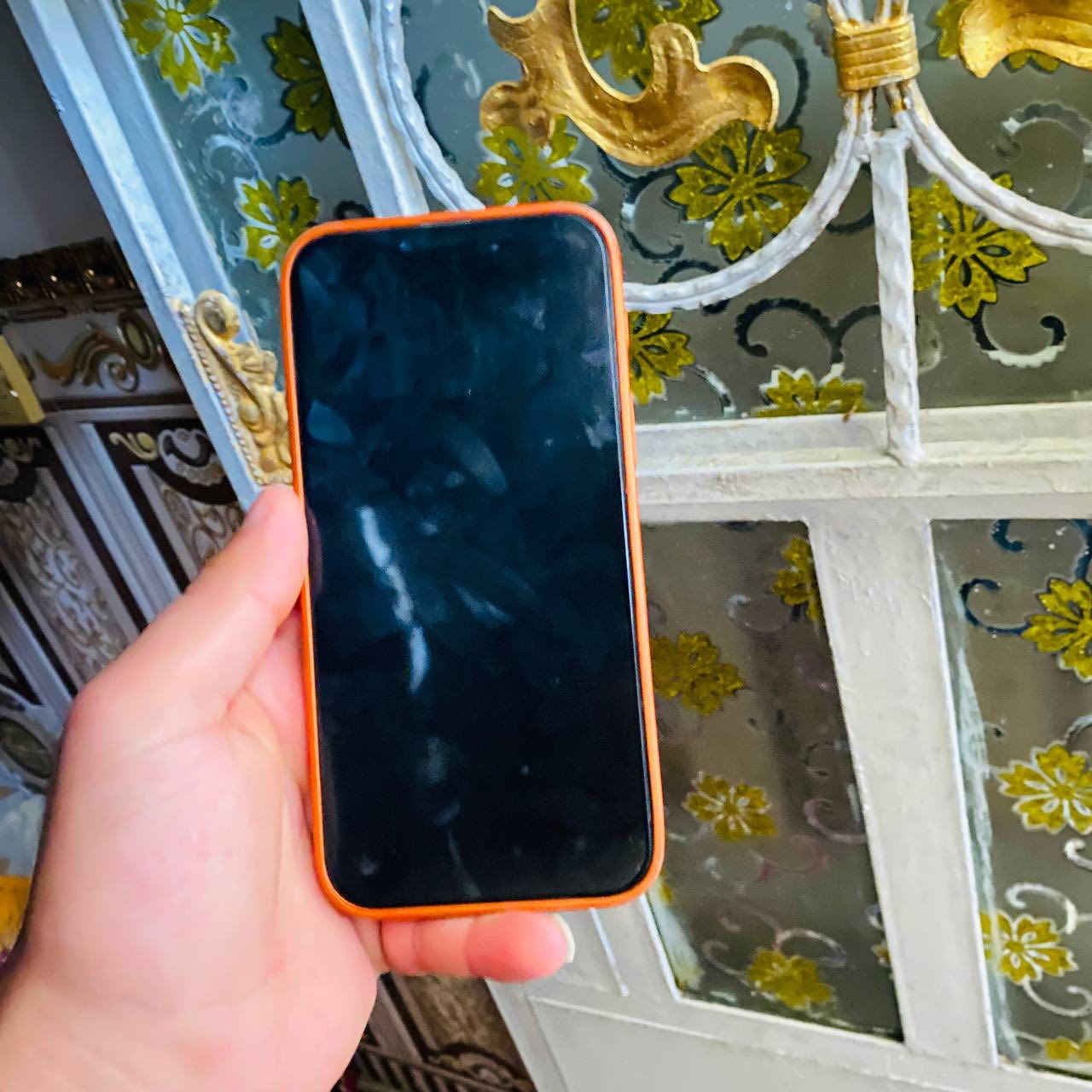 السلام عليكم 13برو ماكس  للبيع او مراوس الجهاز نضيف كلش استخدام شخصي مبدل بطاريه اصليه شرط الضمان ومبدل كامره ال05  فقط الباقي كله بلادي سعر الجهاز 450  مكاني بغداد المدينه  تواصل خاص او ع الرقم ***********
