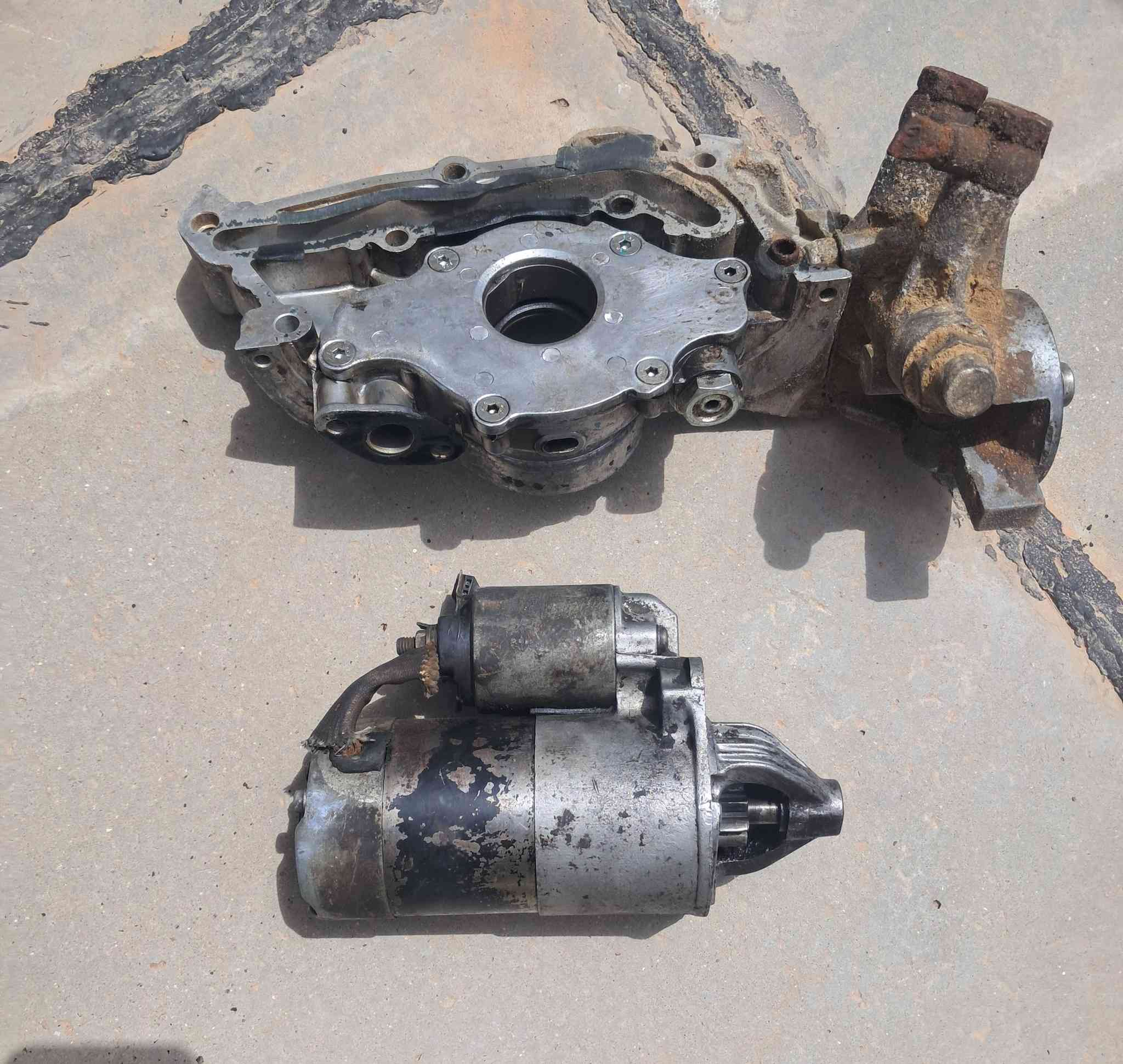 السلام عليكم غراض كالوبر مخرك 6v3000 (مازدة امامية يسرة مع مراية باب خلفية و قاعدة مروحة و سلف كامل شغال ١٠٠% مع اويل بمب بلادي حاوية و عنبار كلج الاسفل جديد كوري مع عنبار بريك علوي غير مستخدم و ارفلو جديد و عقل وكتف عقل ) الغراض في بغداد اي استفسار ***********
