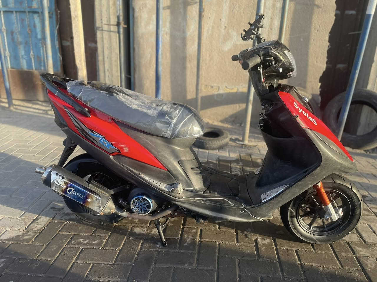 السلام عليكم 
ماكس عدله مفتوحه 49 غراضه كله اصلي كهربائيات كله شغاله نقصه فقط. اشاير البقيه كامله نهضه ومعدل دراجه نضيفه مالت بيت مامتعوبه وعليه تزويد 1- دبلات 2-كزوز3MRB-قبق فلاوين4- قطره دهن5-ويلات وهستوني شاد زرج تايرات السعر 650 وبيه مجال مكاني شارع التاميم قرب افران السوداني هـ***********
