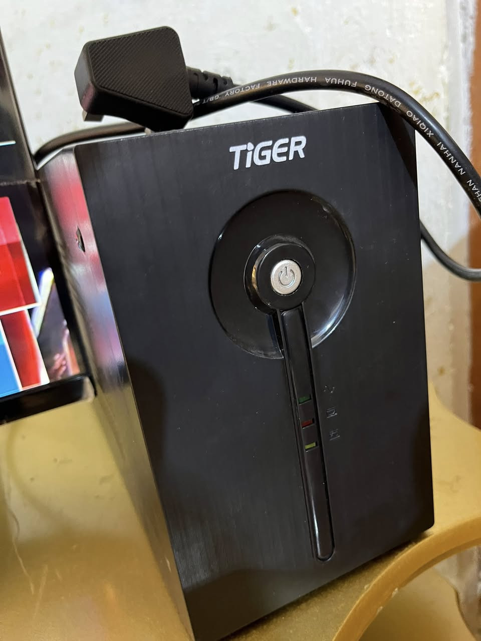 اكس بوكس سيريس اس
نضافه9‎0‎%‎ مستعمل شي قليل 
ويا يو بي اس نضافه100‎%‎
للاستفسار 
***********
