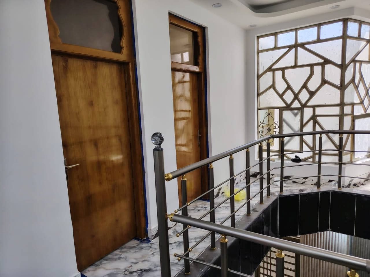السلام عليكم 
عقارات النجف الاشرف 
نتشرف بخدمتكم في مجال العقار 
في حي النداء والنقابات كافة الجدد
بيع شراء رهان إيجار كل مايخص العقار 
يمكنكم التواصل معنا عن طريق الاتصال 
او زياره موقع المكتب حي النداء شارع 
مجمع بيتي عامود 54او تواصل عبر مواقع 
التكتك او الفيس اتصال ***********واتساب 
مجموعة العاصمة للتجارة العامة والاستثمارات العقارية 
 تيك توك abuabd87

https://www.facebook.com/share/1FTKhx199a/فيس بك
