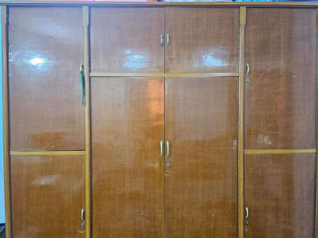 السلام عليكم كنتور انجاره طابقين للبيع سعره مناسب بيع مستعجل ١٥٠ وبي مجال شويه ونزلي اشعندج للبيع والرزق على الله ورفعي المنشور بصلاة على محمد وال محمد


**إذا كنت صاحب هذا الإعلان وتريد حذفه لأي سبب، رجاءا أرسل رسالة إلى الدعم الفني**