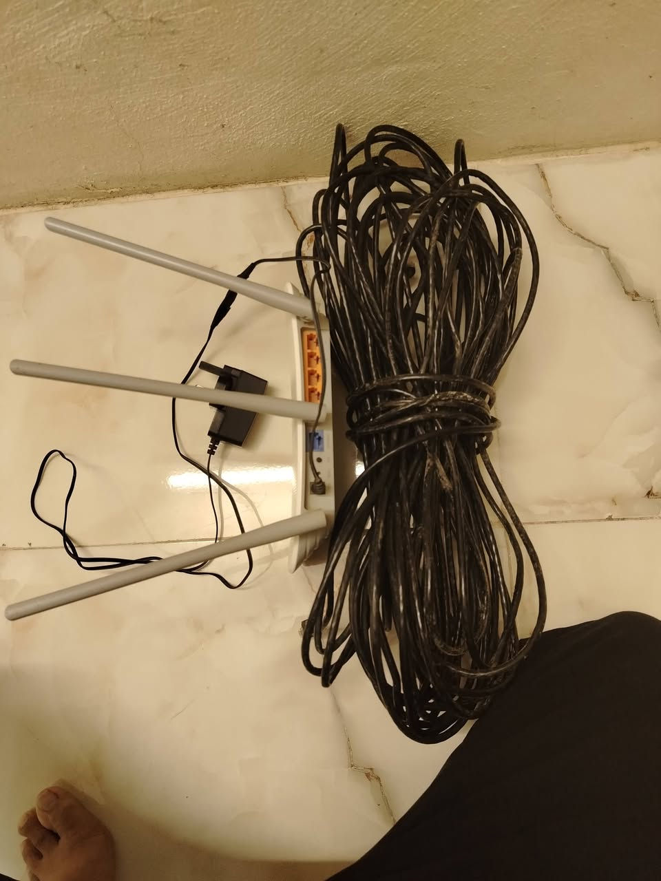 روتر تبلنك اصلي ابو تلاته اريلات واواير اصلي عشرين متر السعر 30الف


**إذا كنت صاحب هذا الإعلان وتريد حذفه لأي سبب، رجاءا أرسل رسالة إلى الدعم الفني**