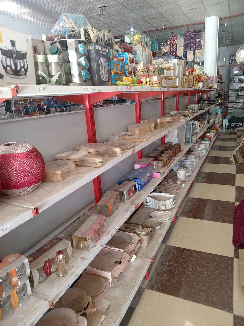 غراض
منزليه للبيع تصفيه محل لعدم التفرغ موقع كركوك حي الواسطي ***********
