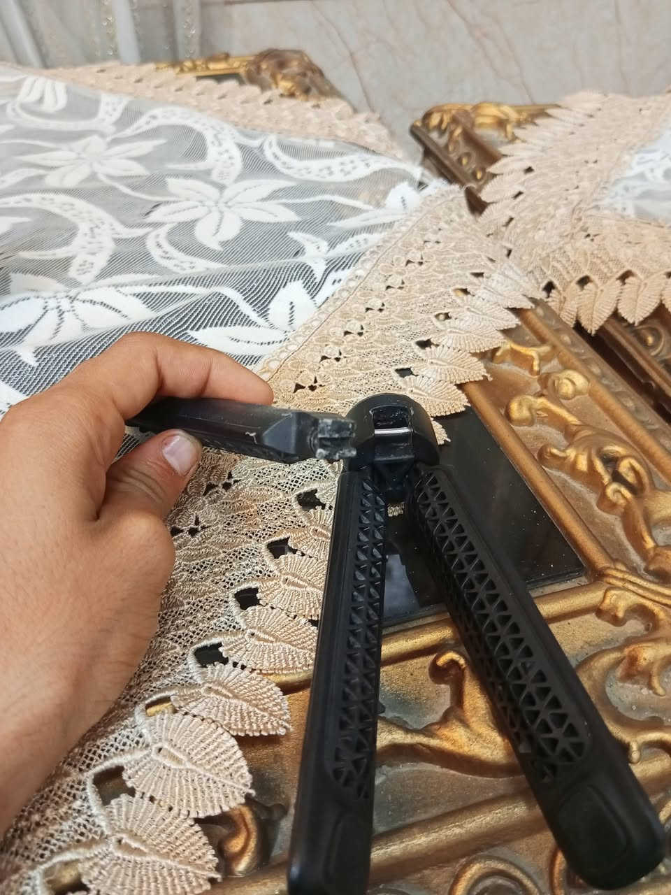 سلام عليكم
كامره كانون د ٧٠ 
بطاريه شاحنه جنطه
عدسه ١٠.١٨
رونن اس 
وياه جنطه 

قباقات عدسات
عدسه نيكون ٥٠ ملم
 
بيعهن كلهن سوه 

بغداد البلديات 
توصيل ماكو 
***********
