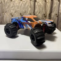 RC تايفون • 1/10 • بريش