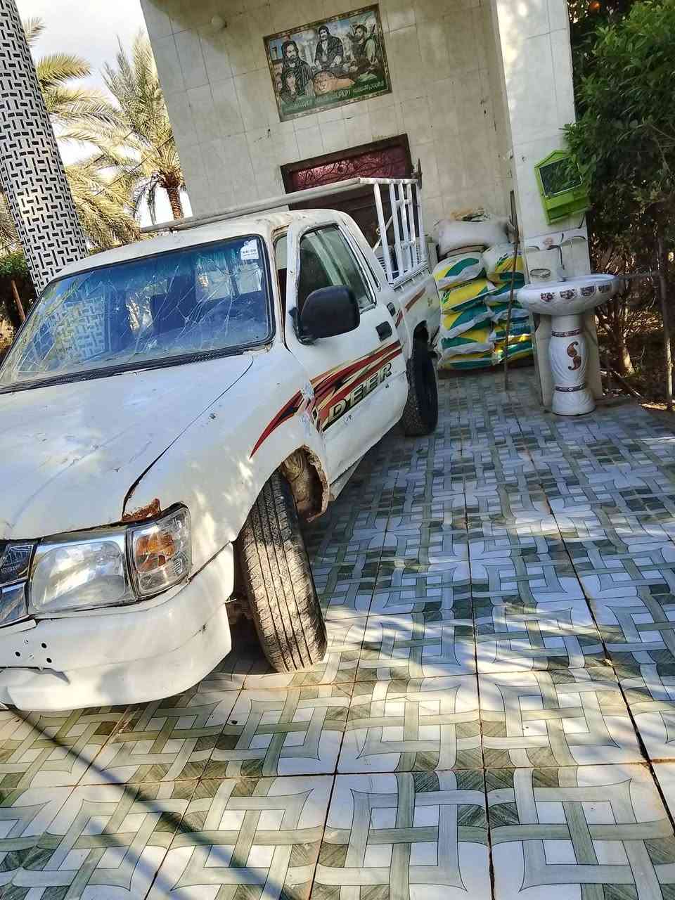 سلام عليكم للبيع بيكم دير محرك جديد رقم اصفر بغداد الكير بي الواحد مرات يفلت الجامه الكدام مكسره الباب الصايق ماينطبك السن مكسور يريد تبديل الشاصي مكفول تيارت جدد دوشمه جديدة  
بابل حله قضاء الكفل 
خلي سعر واذا عجبني ارد عليك ملاحظة السيارة مصفره من الغرامان
