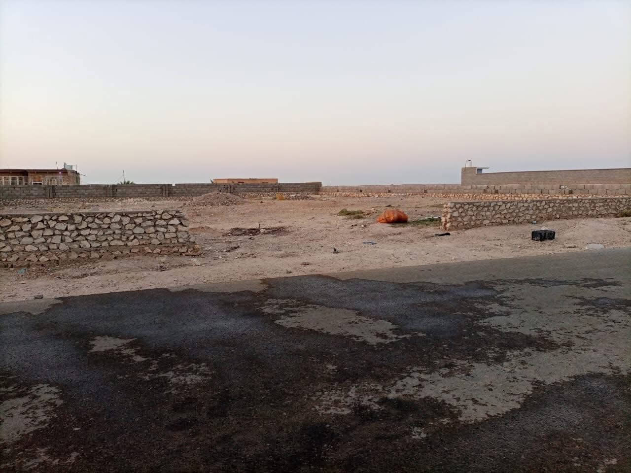 السلام عليكم.. قطعه ارض للبيع قرب الحولي مقابيل دور الارامل في حديثه بتجاه السد  مساحه القطعه 1000
مسيجه وكامله واصله مي القطعه بيضاء مكفوله غير مسجله في الطابو 
 السعر 15مليون نقد وترهم بقدميه ٣ مليون وقصط ٥٠٠ بالشهر  

***********
***********
