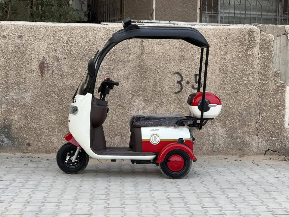 سلام عليكم شباب دراجه  تكتك ثلاث عجلات اللبيع دراجه زيرو زيرو بعدها استخدامها 12يًوم  فقط وصل شراء موجود دراجه بعدها زيرو كل غراضها كامله وجاهزه تجي وتفحص وشوف بعينك كل عيب ونقص مابيها. مواصفاتها تخبل 

الموديل 2026
بطاريات5 دبل  
النوع 3عجلات 
السرع 1.2.3
قمريه تحمي من الحر ومطر 
تشغيل عن بعد 
جهاز انذار السرقه 
بريكات 3 بل رجل وثنين بل أيد 
بلوجكتر فوق قماره 
سماعه بلتوث بيها 
شاشه تاك تعرض الكً كل عطل 
دراحه كلش نضيفه ومهتم بيها بعدها وكاله 
لونها مميز كلش 
دراجه تناسب جميع الذواق 
ماسحه اماميه ال مرايه 

سله خلفيه 
اشاير رباعيه
تايرات جوبلس 
بريكاتها بل مكان 

اي استفسار اتصال 

***********
العنوان بغداد
