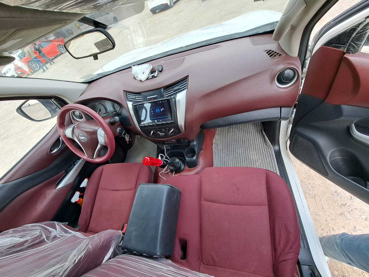 سلام وعليكم ورحمه الله وبركاته
سيارة نيفاره للبيع موديل 2016
كير ومحرك كفاله 
تبريد تدفئه كفاله 
كير عادي 
الاستفسار 
***********
