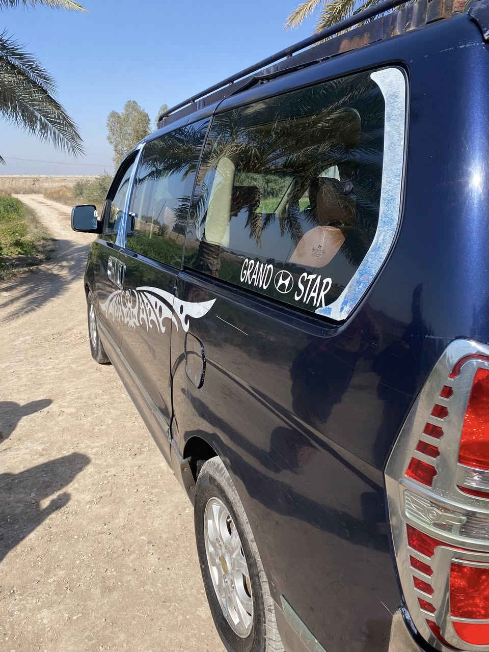 ستاركس للبيع مديل2009مفتوح السياره جاهزه من كلشي تخم تاير حداديه السياره بيه شبر بل جاملغ الخلفي عكس السايق بي صبغ والجاملغ جهه السايق مصبوغ السياره نص فول مري شفط محرك نضيف مداور ثاني يوم السياره ضالمته الصوره احله من هيج كير محرك كلهن شرط السياره جاهزه من كلشي شغل واطلع السعر125وبيه مجال رقم صاحب السياره***********
