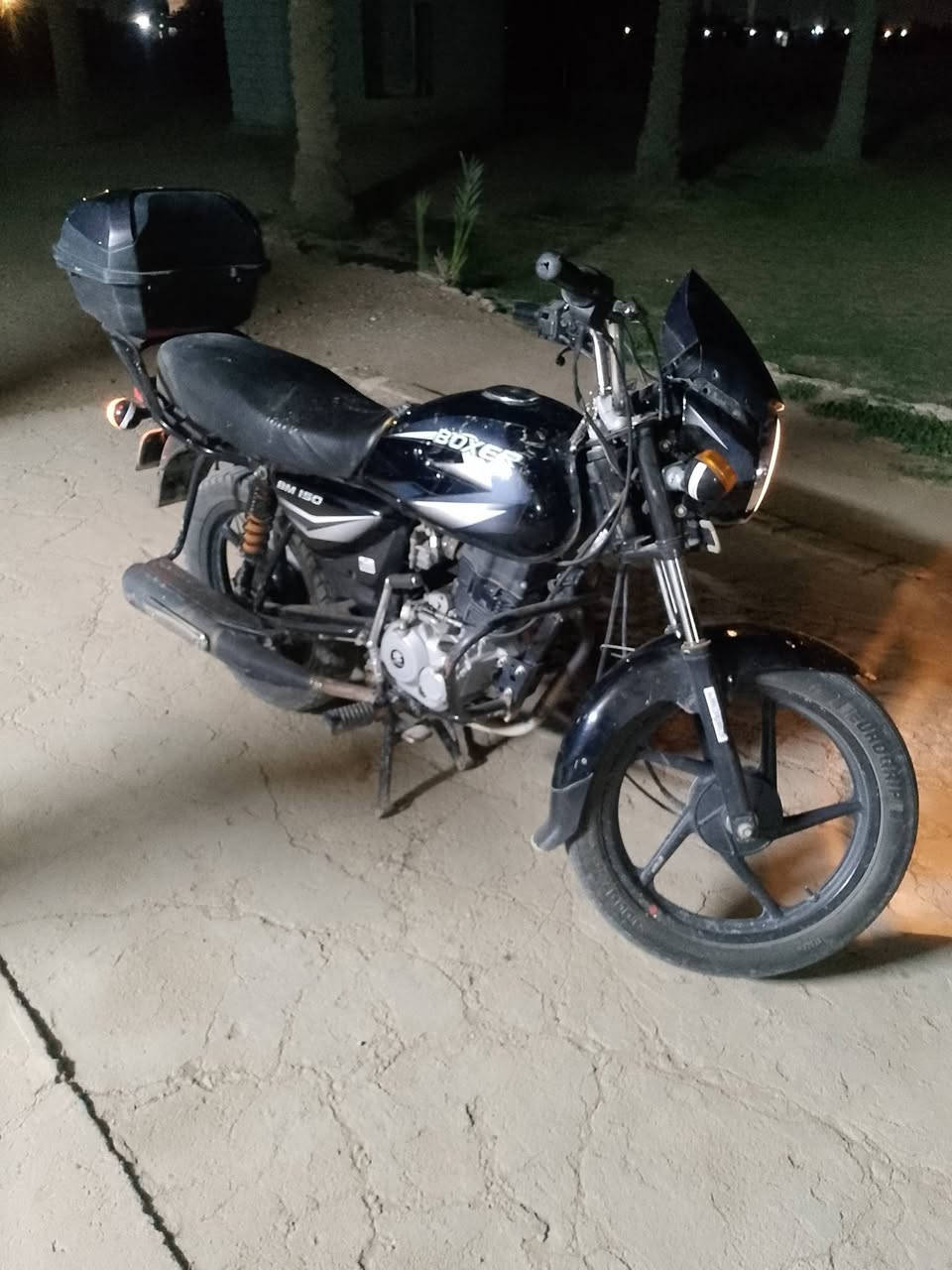 سلام عليكم للبيع موطور بوكسر موديل 21  كفاله عامه وراق كامله سعر  مليون وبي مجال مكان بغداد تاجي. اخوان مكلف بل نشر صاحبه 👈 ***********.       ***********
