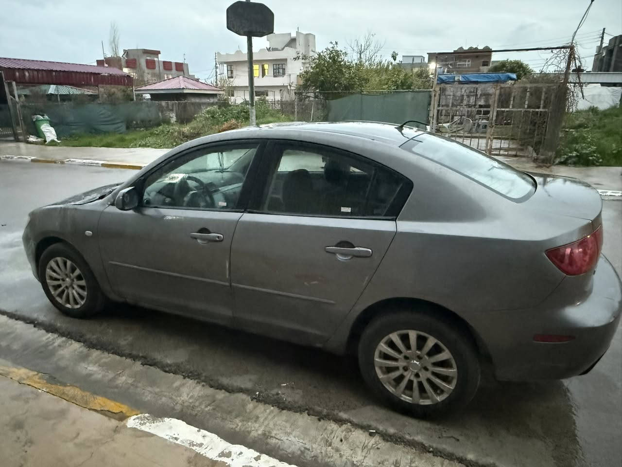 سلام عليكم  مازدا زوم 2005للبيع كير ومكينه كورلا نحله2007….سنويه منتهيه 2017 السيارة صبغ عام فقط خارج بدون دواخل سعر35$تنزل من حك الجام والبونيد والدعاميه وبي مجال
واتساب ***********مكان دوميز فايدة
