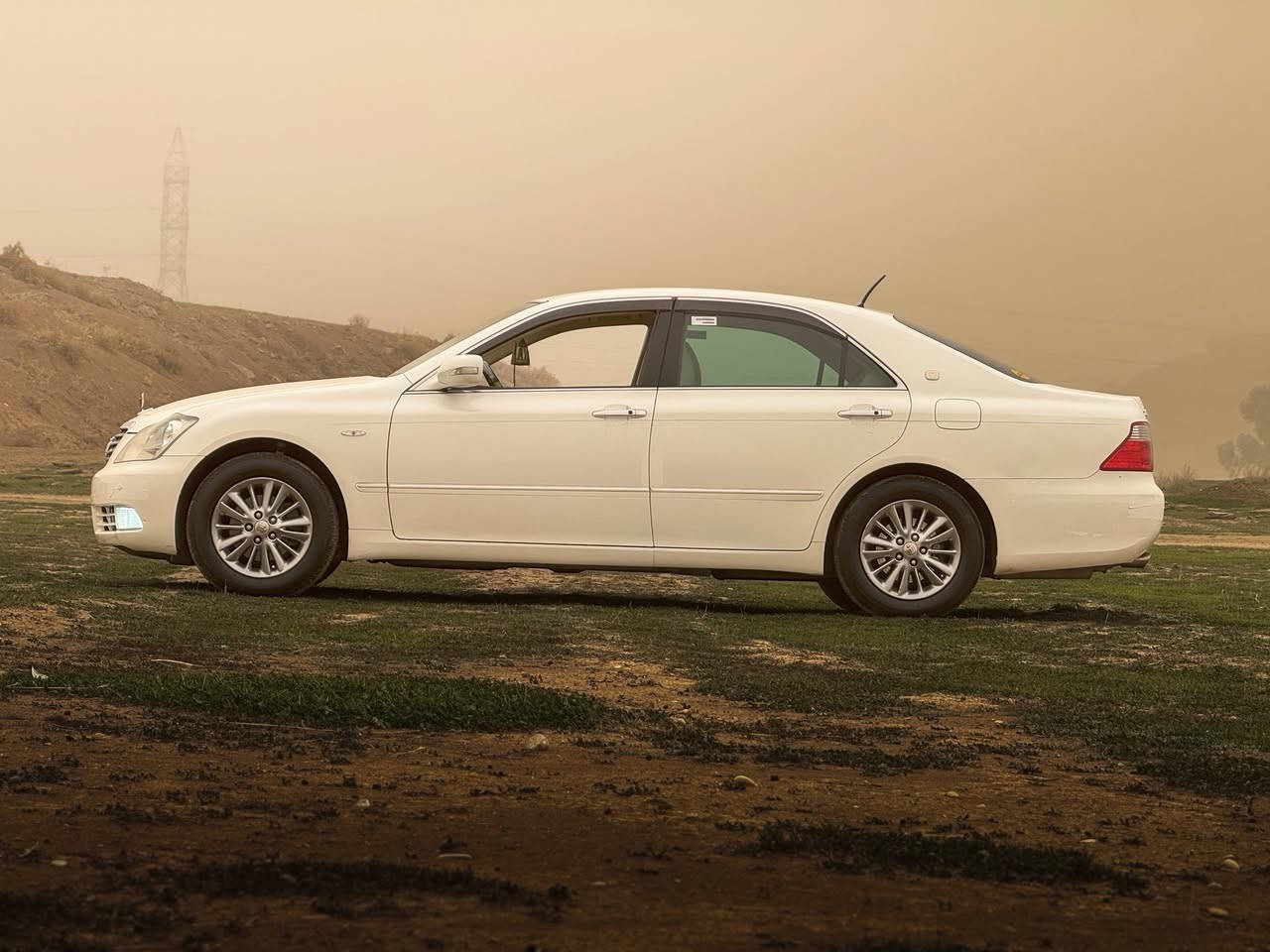 كراون ( شاهينة) ٢٠٠٧ بدون گص
.
رويال ساج ماكي 
.
سيارة بدون رقم 
.
بدون نقص سيارة جاهز ، بي شوية صبغ مال يابان بس
.
***********
.
مكان سيارة كلار
