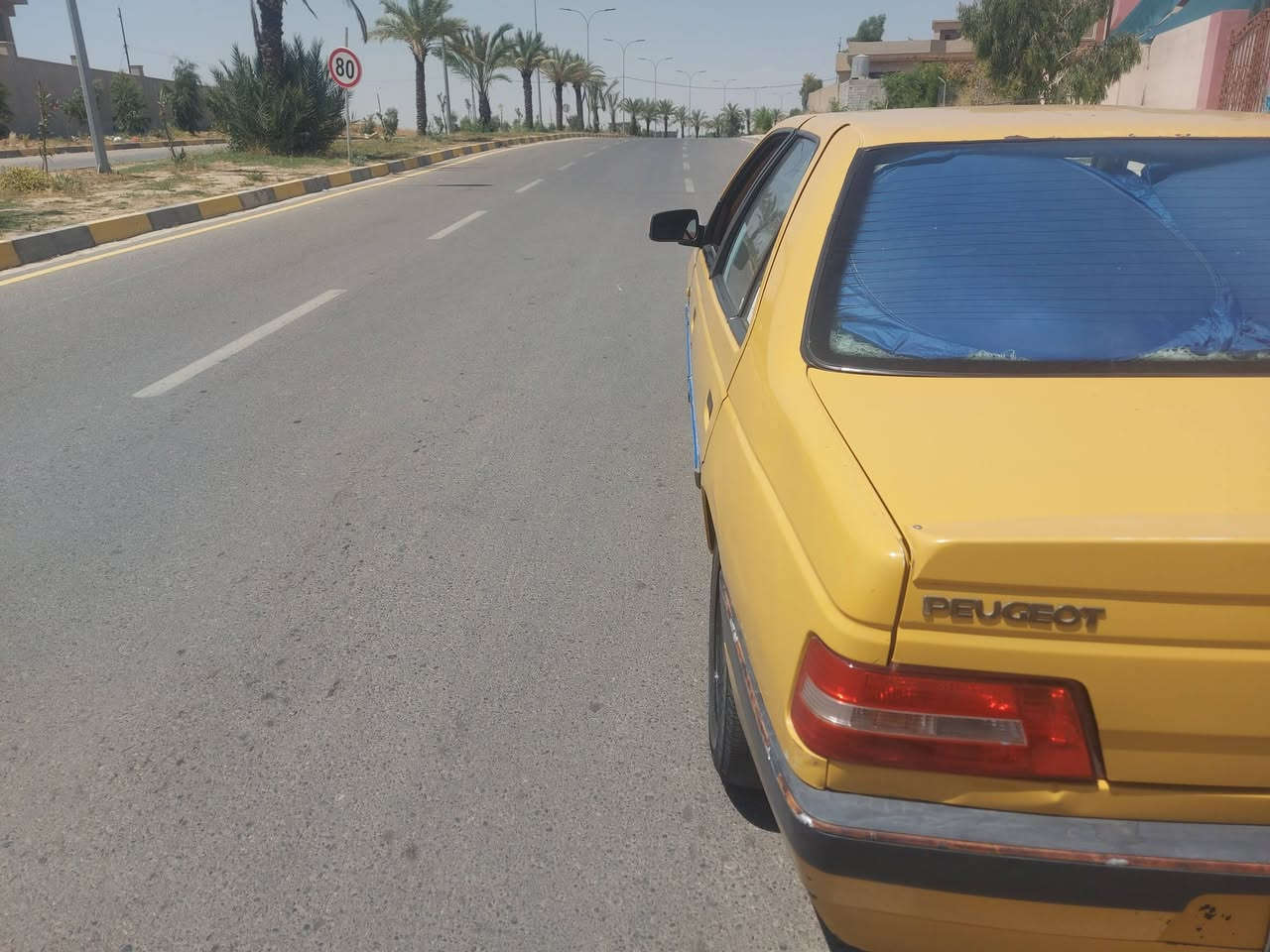 سلام عليكم بيجو لميس موديل ٢٠١٥ سياره بيه بارد بجاملغ خلفي وبيه خياس بلداير خلفي ونهايه القماره بيه شويه مكينه كير  تبريد بيه مكفول حداديه نص تخم تاير جديد وبعد شوفت عينك سياره سعر ٣٥ ورقه بيه واتساب  ***********
