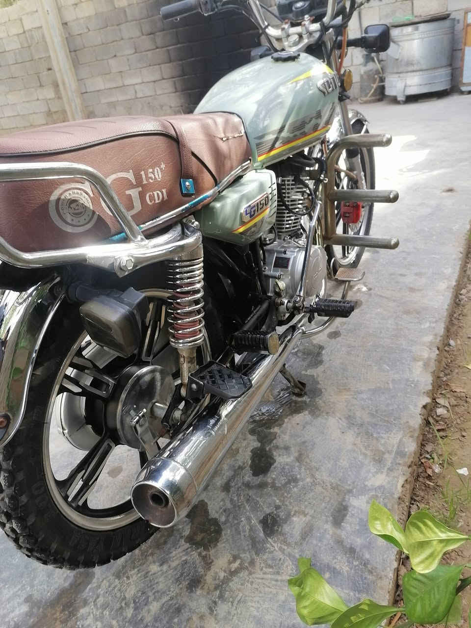 سلام عليكم سيفان موديل 23 دراجه بعدهه جديده شلعه محرك مكفول كهربائيات شغاله أوراق كامله طالعه من معرض سيزر    لسعر 580 وبيهه حك لجيه   لاستفسار.   ***********
