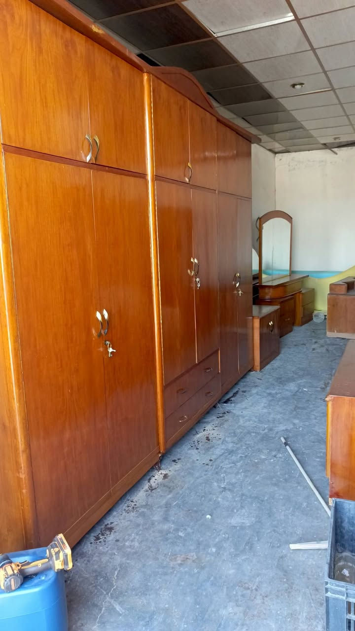 يوجد لدينا غرف نوم صاج عراقي فول نظيف العنوان قريه صدر النهر الشارع العام أي استفسار اتصل على الرقم ***********
