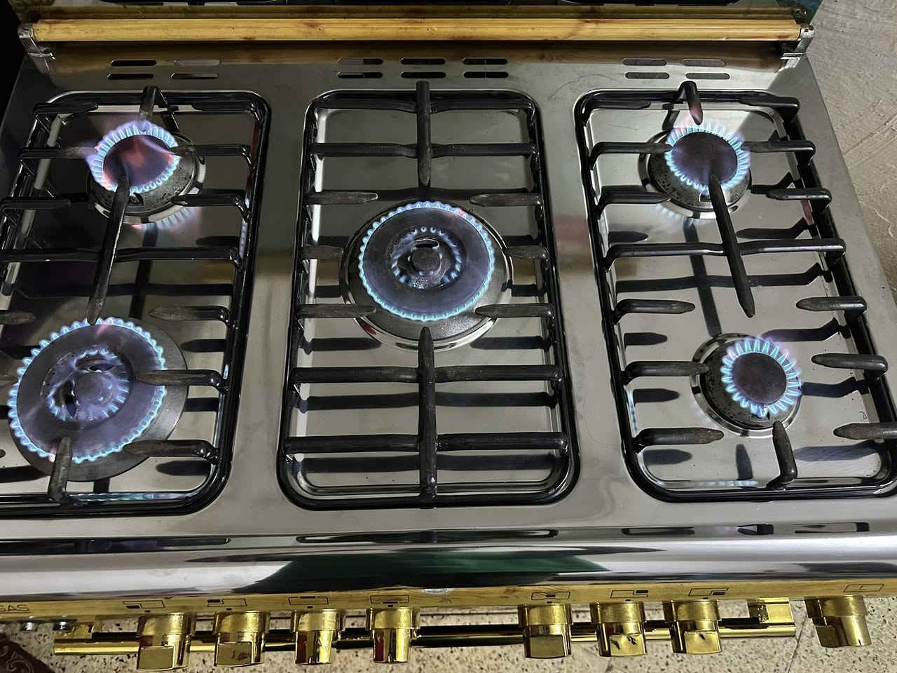 معرض الأخوين بأدارة حيدر وعمر

الثقه عنواننا ✅اقره السعر كبل التفاصيل السعر 210 الف وبي مجال قليل 

عرض خاص وحلو ورخيص بلاش ماتلكه هيج سعر☺️

طباخ مصري مستعمل شي قليل اخو الجديد نضافته 95 بالميه  الكهرباء شغاله  الضمان ولامان غني عن التعريف شرط الشغل ونار مال شركه قويه وزرقاء✅ الفرن شغال ونظام خطين  وناره قويه وزرقاء  ✅ وبي ضمان لمدة خمس اشهر

ضمان حقيقي تستلم وصل ضمان وتوصيل مجاني داخل الموصل ✅ 👍
للتواصل ع الرقم ***********واتساب 
للتواصل ع الرقم *********** اتصال 
ملاحظه كل تفاصيل الطباخ مذكوره بالمنشور 

سارع بالحجز والطباخ يوصل باب بيتك ✅

شرط الفحص ع الغاز ✅
