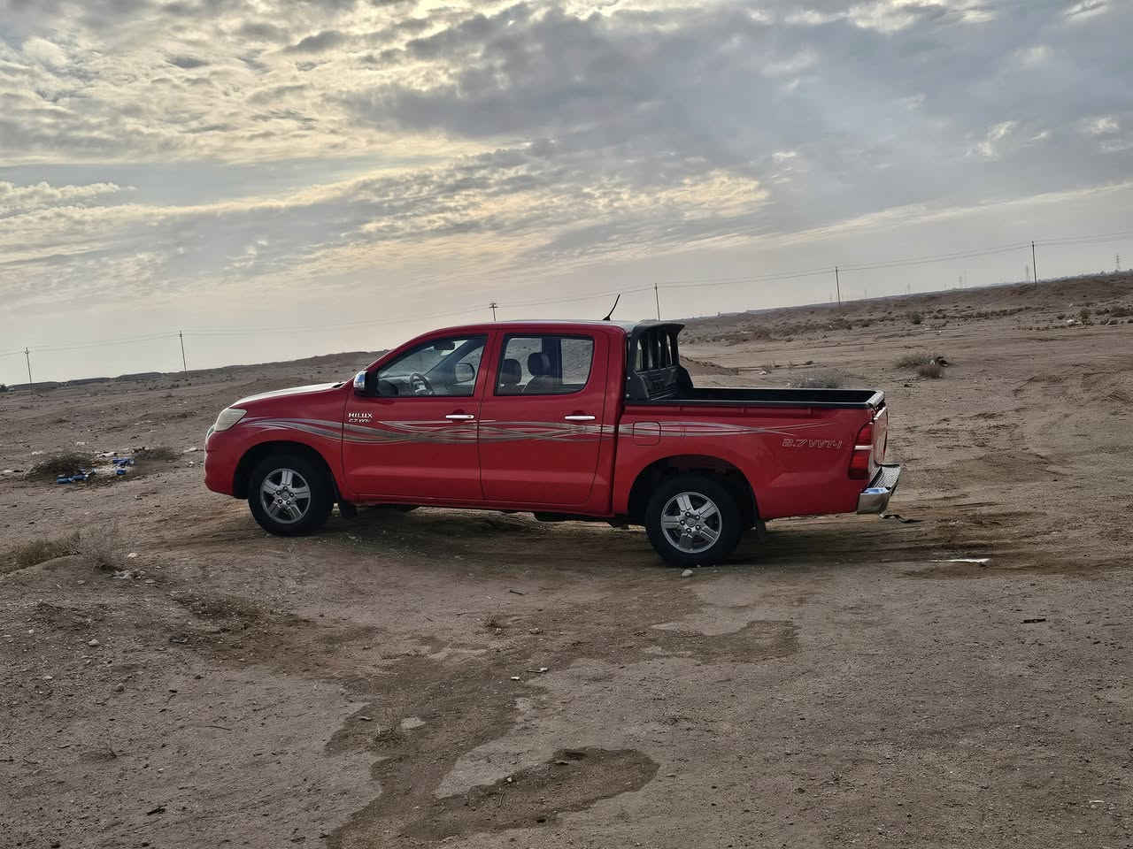 هايلوكس البيع موديل 15مكفوله اوتوماتيك رقم ذيقار مكان كربلاء سعر 215   *********** ***********
