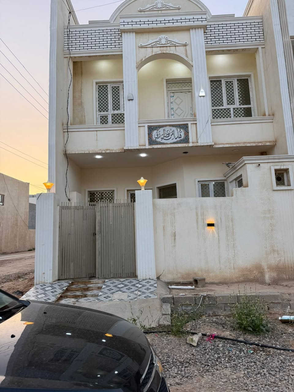 دار ركن للبيع
المساحة ١٠٠ متر واجهه ٧ اله ربع نزال ١٨
٣ غرف نوم +٣ صحيات + استقبال + موزع +مطبخ
بناء ٢٠٢٥
المكان التوحيد مقابل سياج الجوهره
للاستفسار اتصال ***********
