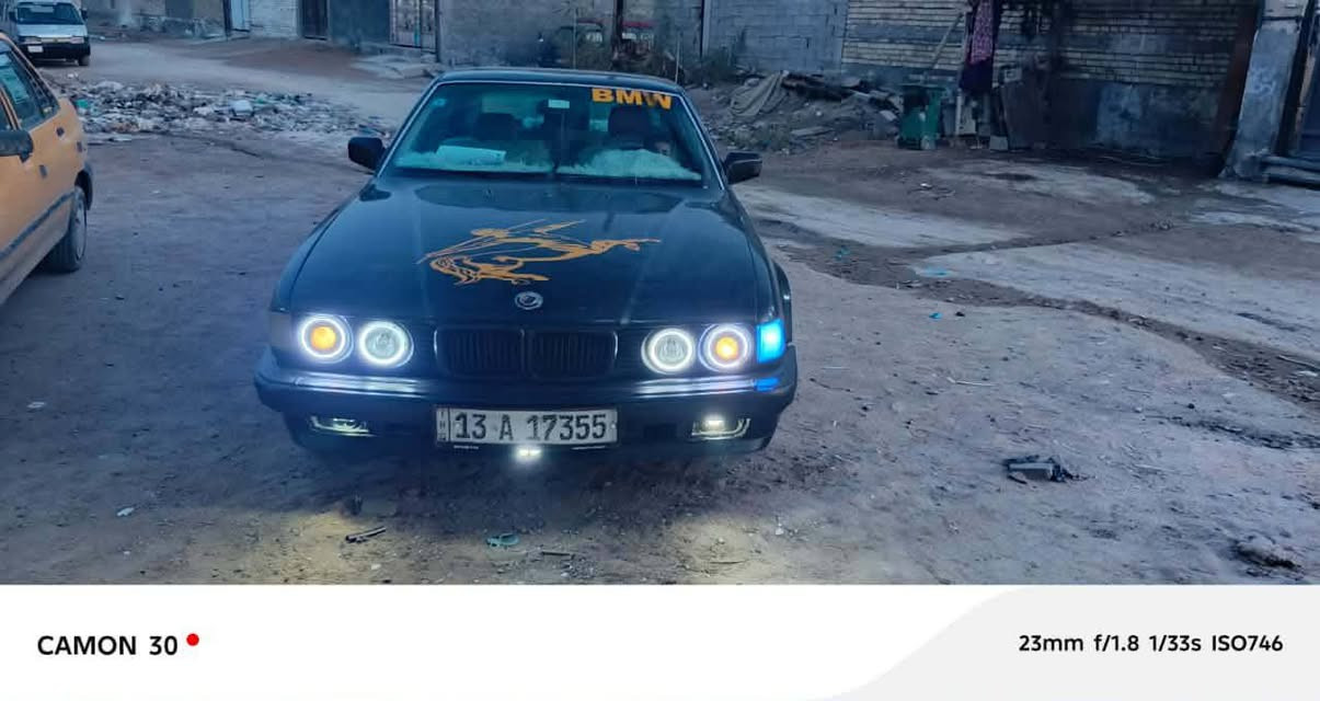 السلام عليكم بي ام 735 جير ومحرك خير من الله سياره حلوه فقط نقصها تبريد والكابلخليه النحل غرفه مال سياره حلوه كلش كهربائيات كلها شغاله سياره جاهزه رقم انجليزي مشروع وطني ميسان السعر ٤٠ وبيها مجال  *********** ومراوس حسب القناعه
