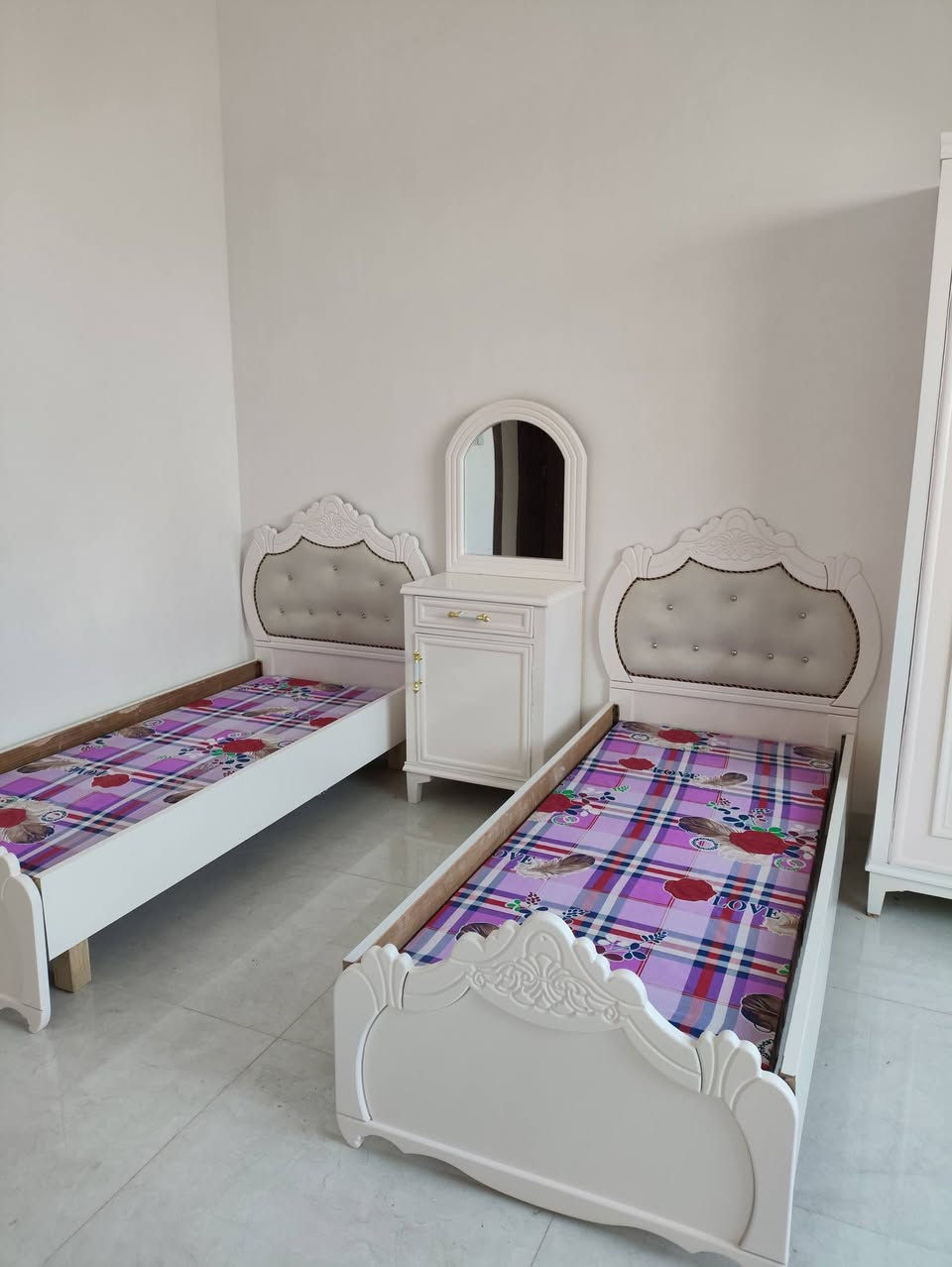 مساء الخير والعافيه متابعين الصفحه
تم توصيل طلب الزبون غرفه شبابيه ام 3  ابواب 
نجاره عراقيه الموديل تركي 
الصبغ حراري مال سيارات 
نشتغل حسب الطلب كل الموديلات 
نجاره علي كاضم 
بابل الحمزه الغربي 
واتساب ***********
