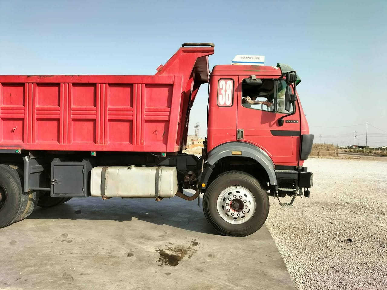 للبيع البي مجموعه نص بوربرين كبير مكينه 28 ستندر  كير فافون  155 شاصي مكفول رقم نجف لل 28 موديل 93
***********
