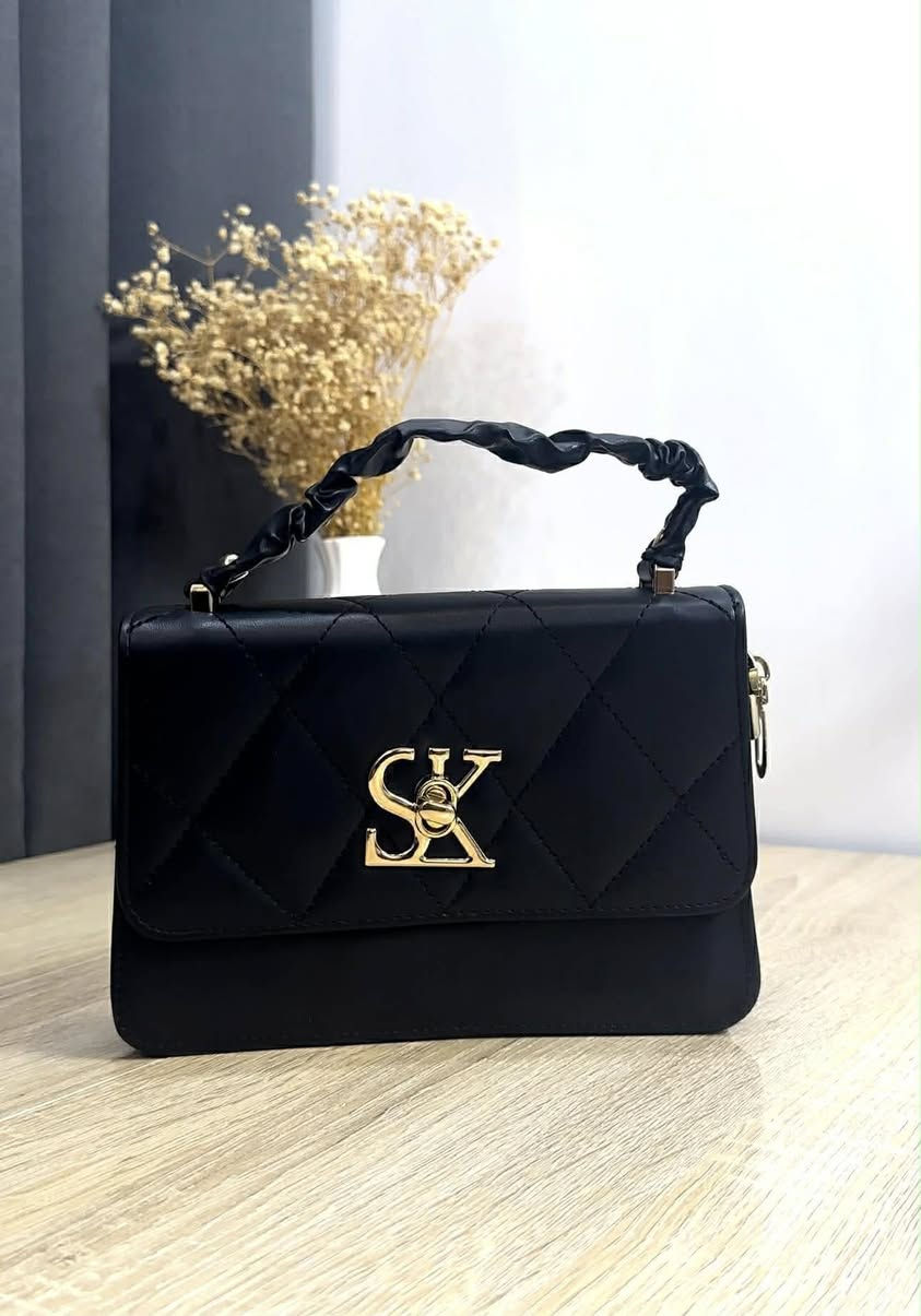 ⭕️عرووض العيد 
تخفيضات كارتون جنط شي ان 29 قطعه ب95 عرض خاص يعني القطعه عليكم اقل ال3 ونص والصور بالمنشور فقط الشراي يراسلني مكاني بغداد مدينة الصدر وعندي توصيل


**إذا كنت صاحب هذا الإعلان وتريد حذفه لأي سبب، رجاءا أرسل رسالة إلى الدعم الفني**