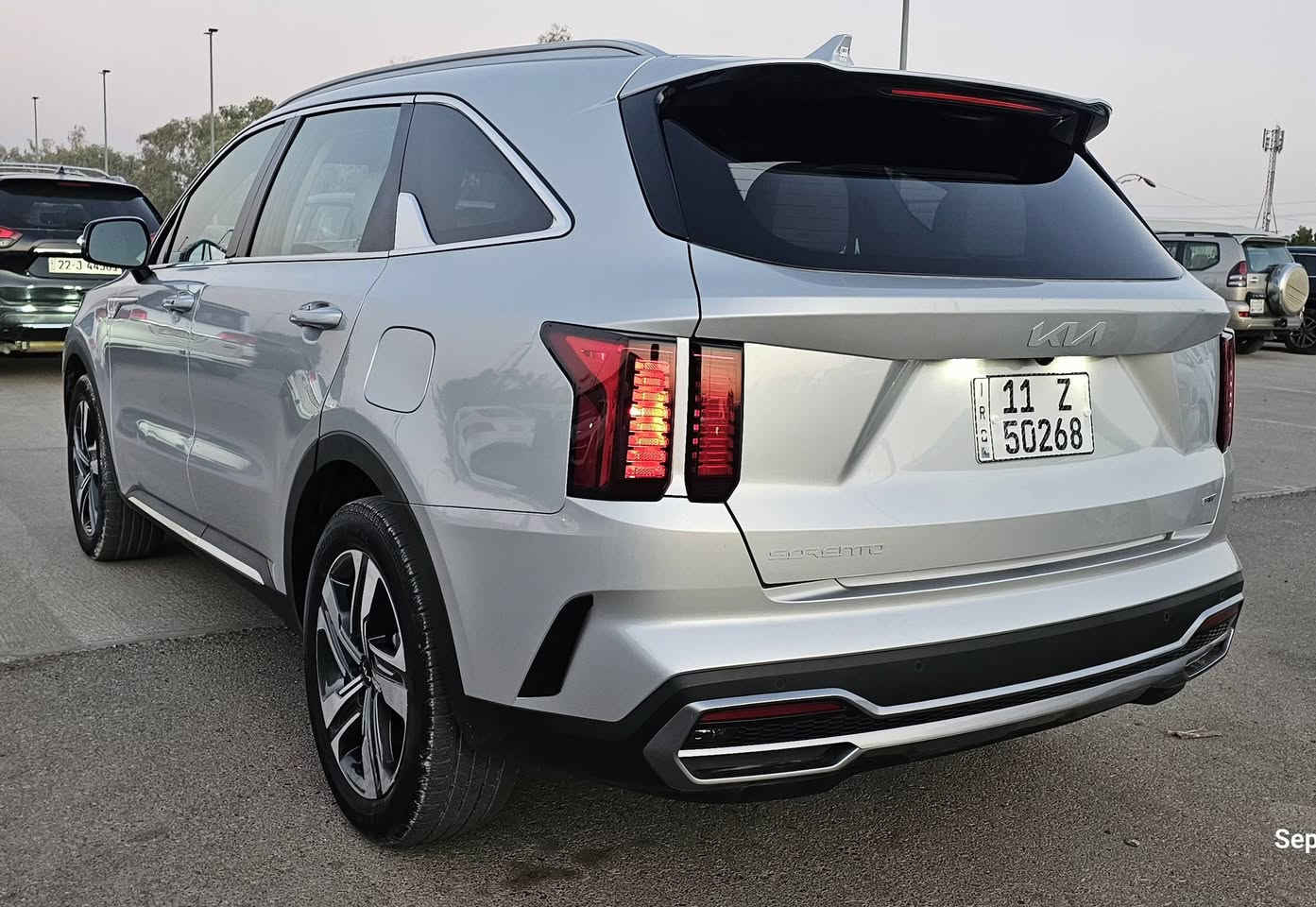 السلام عليكم
للبيع كيا سورينتو 2024
وارد أمريكي لون سلڤر
هايبرد محرك 1600 توربو
حادثها باب خلفي أيسر مصبوغ
تفويلة السيارة تمشيك أكثر من 900 كيلومتر
بالصيف تمشيك 750 كيلومتر
كراسي عدد 6 راكب
الكراسي الأمامية كهرباء وتدفئة
الكراسي الخلفية منفصلة VIP 
تبريد مركزي
رادارات 360 درجة
توقف ذاتي 360 درجة
مغادرة مسار ونقطة عمياء
مودات قيادة عدد 4
فور ويل AWD
داخل بيجي
حساسات أمامي وخلفي
لايتات زينون وليد نهاري 
بروجكترات أمامية زينون
السيارة ماشية 33500 كيلومتر قابل للزيادة
السعر 26400 دولار مجال بسيط
للاستفسار الاتصال على الرقم
***********
