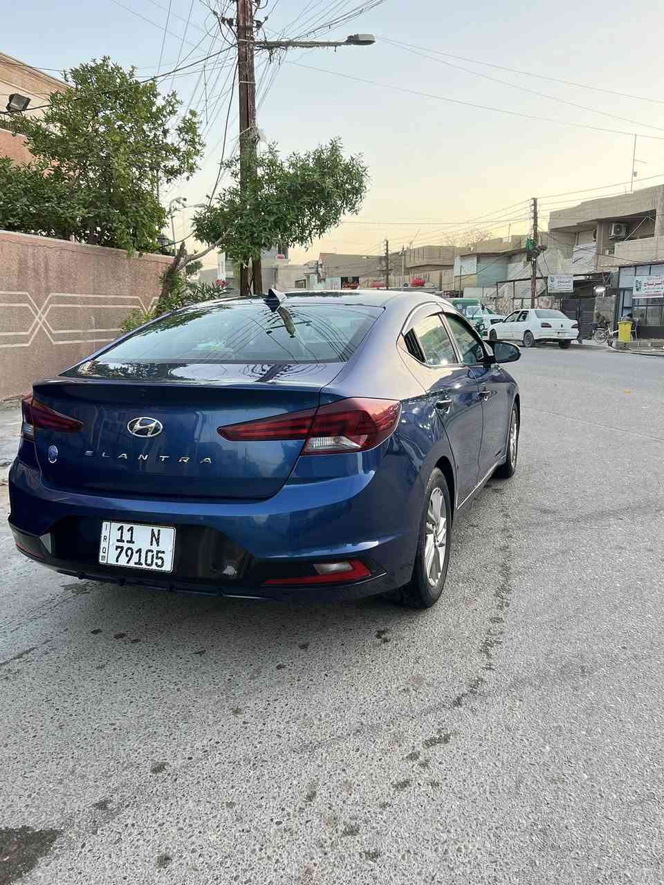 سلام عليكم
النترا 2020 امريكي مكفوله من صبغ وتبديل 
كير ومحرك جديد مكفول
مابيها اي نقص سياره كامله
سعر 128 وبيها مجال بسيط 
بغداد / الشعب ***********
