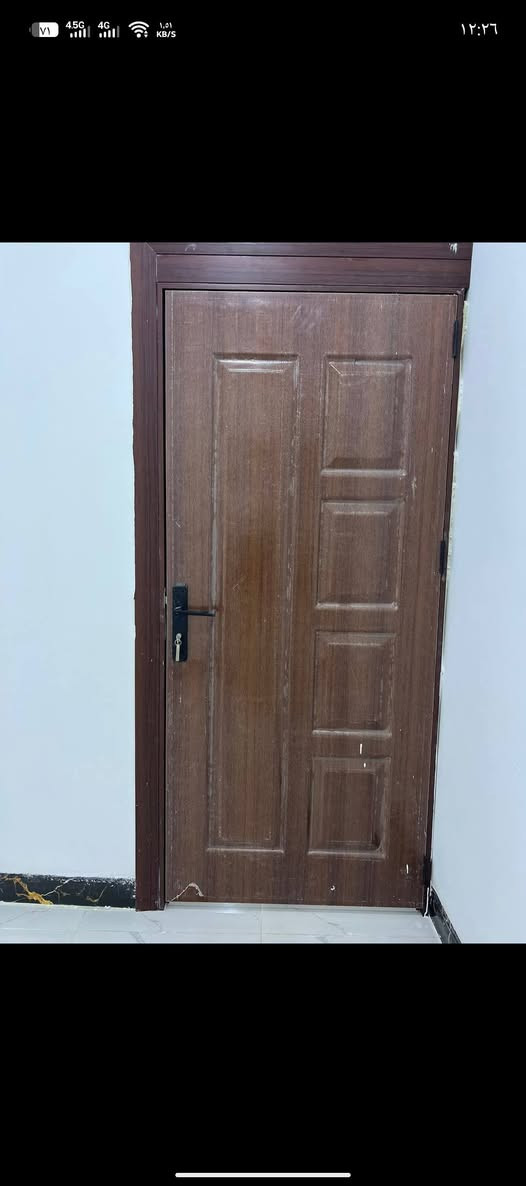 السلام عليكم بيت 100متر حي بدر قرب مدرسه علي شاهين بيت فول صفر مامسكون سعر 39وبي مجال ***********
