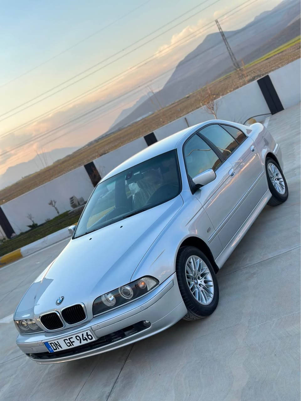 بیئیم سەقەر بۆ فرۆشتن 

مودیل2002.  525 تۆماتیک

مەنەفیست ئەسڵی 22داخیل بوا
گیر مەکینە ئەیبئ ئیس تەبریت 
بەشەرت بۆیاخ سەقفو حیزانم بەشەر چڵدو هیتەر 5پەردە بیلاد.  سیدی بۆکس 
زۆر تندو تۆڵە بی مەسرەف   *********** موشتەریی نی تیل مەکە لەگل ریزم ❣️ رانية, السليمانية
