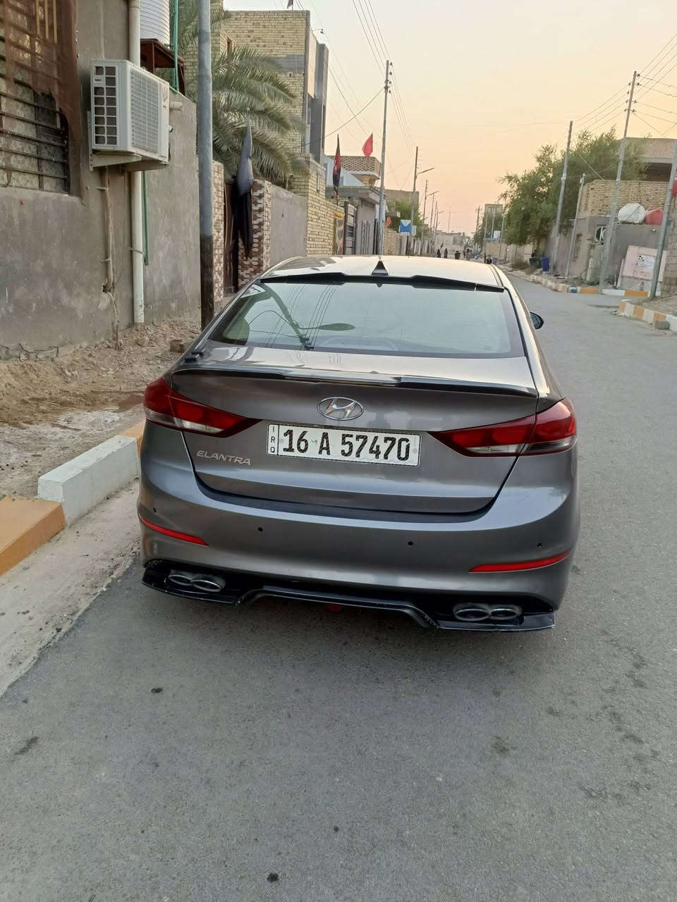 النترا موديل 2018  امريكي حادث حافه البنيد خفيف كلش رقم قادسيه خصوصي انكليزي بأسمي  مكينه دوش 2000 (ست نمر) وبيها نضام عادي وسبورت وايكو  شاشه وكاميرا خلفيه وحساسات    تنبيه مع صوت جانبي وخلفي وتحكم مرأة ومانع انزلاق  سيارة جاهزة من كلشي و لا مبدل بيها شي ولا صبغ مكينه وكير  وحداديه شرط الفحص السعر 115 
رقم ***********
 الناصريه قضاء النصر
