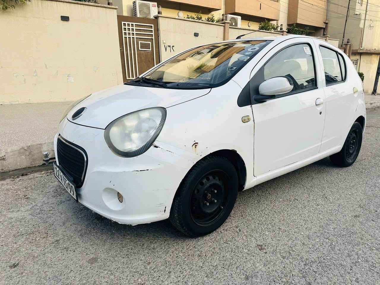 بانده موديل 2013كيرتوماتيك  ومحرك وكير  شرط مابيها ضرر تبريد شغال  السيار بسمي كابون بانزين بيها. طخم ورا وكدام شرط.   
السعر ٥٥ بيها مجال بسيط 
الاستفسار ‭٠٧٧٣ ٢٨٢ ٦٣٨٣‬
