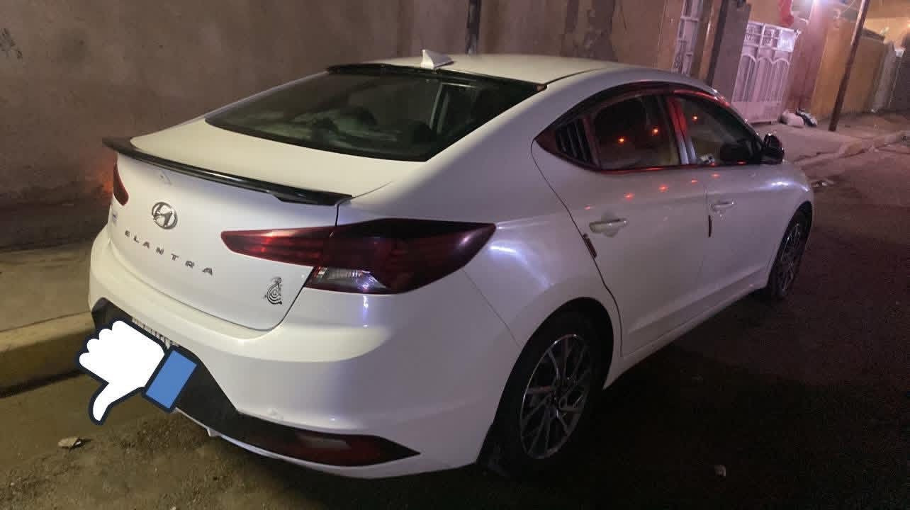 النترا وارد أمريكي  موديل 2019 شكل عشرين الحديث
كير محرك اتراي وين ما يعجبك محرك 2000 دوش
رقم ديالى شرط تحويل
تحكمات جهتين اشاير تحديد مسار  حساسات امامي خلفي بل مري ما اصتدام بيها جرس تنبيه  شاشه اندرويدموصفات حلوه  تبريد تدفئ فول تخم تاير ويل كب ماشيه 76ميل
حادث جاملغ وبنيد وبيها طخه  بل هلال جاملغ خلفي
العنوان مكان سياره بغداد الحسينيه سعر 130 وبيها مجال بسيط
رقم الهاتف /***********
