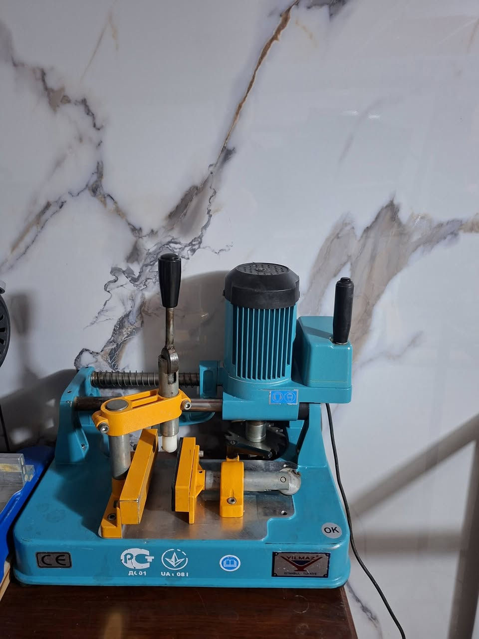 تاقم كامل المنيوم للبيع.
عنوان: السليمانية

***********  واتساب
