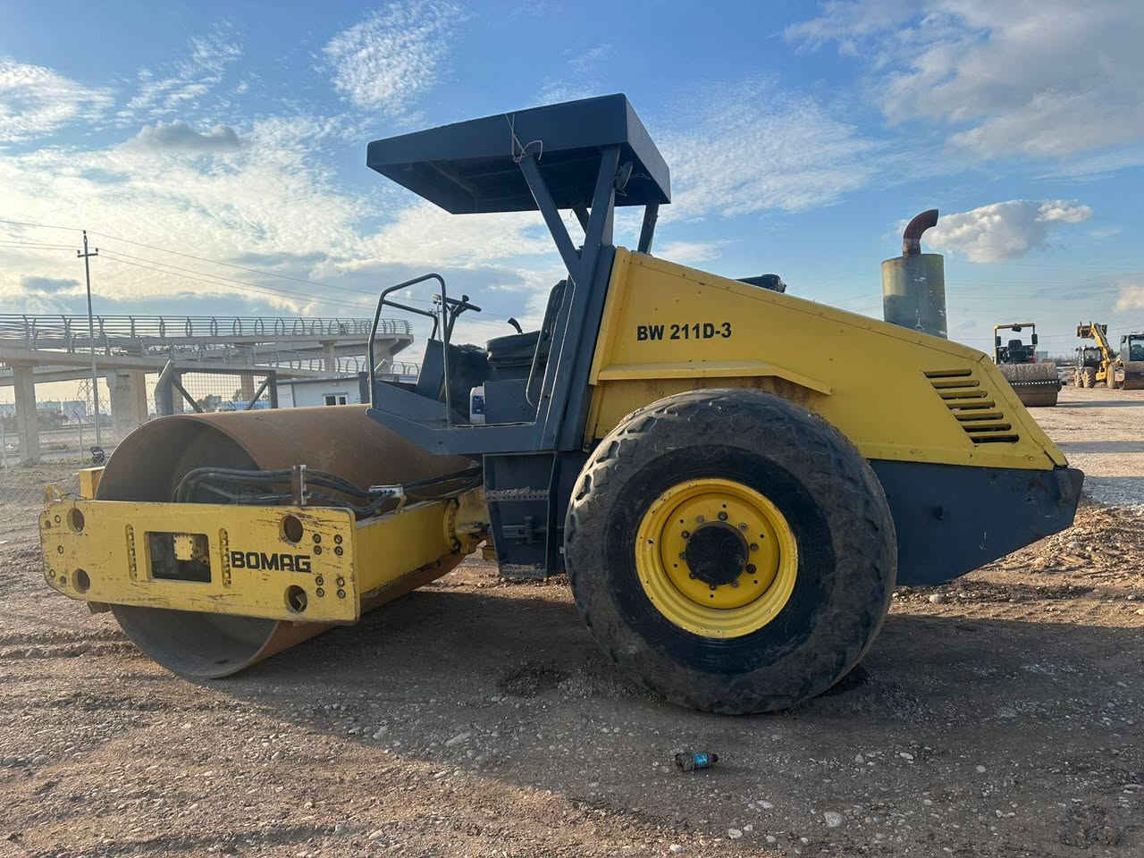 سلام عليكم حادلة بوماك موديل 2004 منفيست بصره مكفولة من كلشي ***********هاي رقم عليه واتساب الكورك (***********
