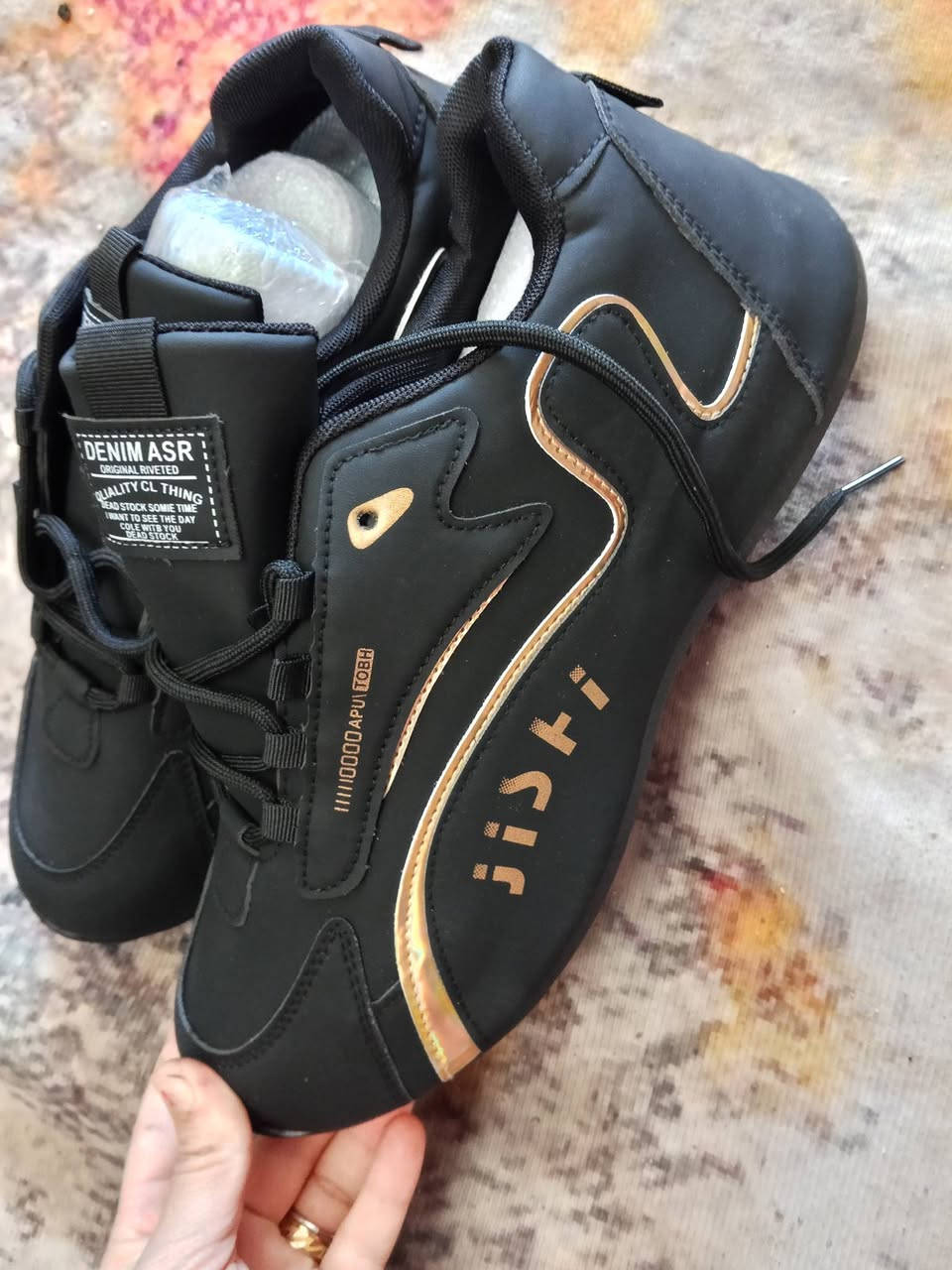 حذاء رياضي خفيفة سعره 10 تلبس قياس 44 و45


**إذا كنت صاحب هذا الإعلان وتريد حذفه لأي سبب، رجاءا أرسل رسالة إلى الدعم الفني**